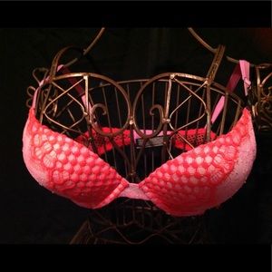 VICTORIA's SECRET VS bombshell bra add 2 sizes 34C